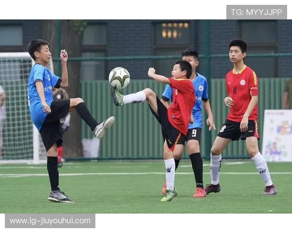 织金六中足球队男队员奋勇拼搏 力争全国赛场荣誉再创佳绩